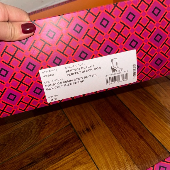 TORY BURCH STUD BOOTIES. Black Leather and Neoprene - Picture 4 of 6